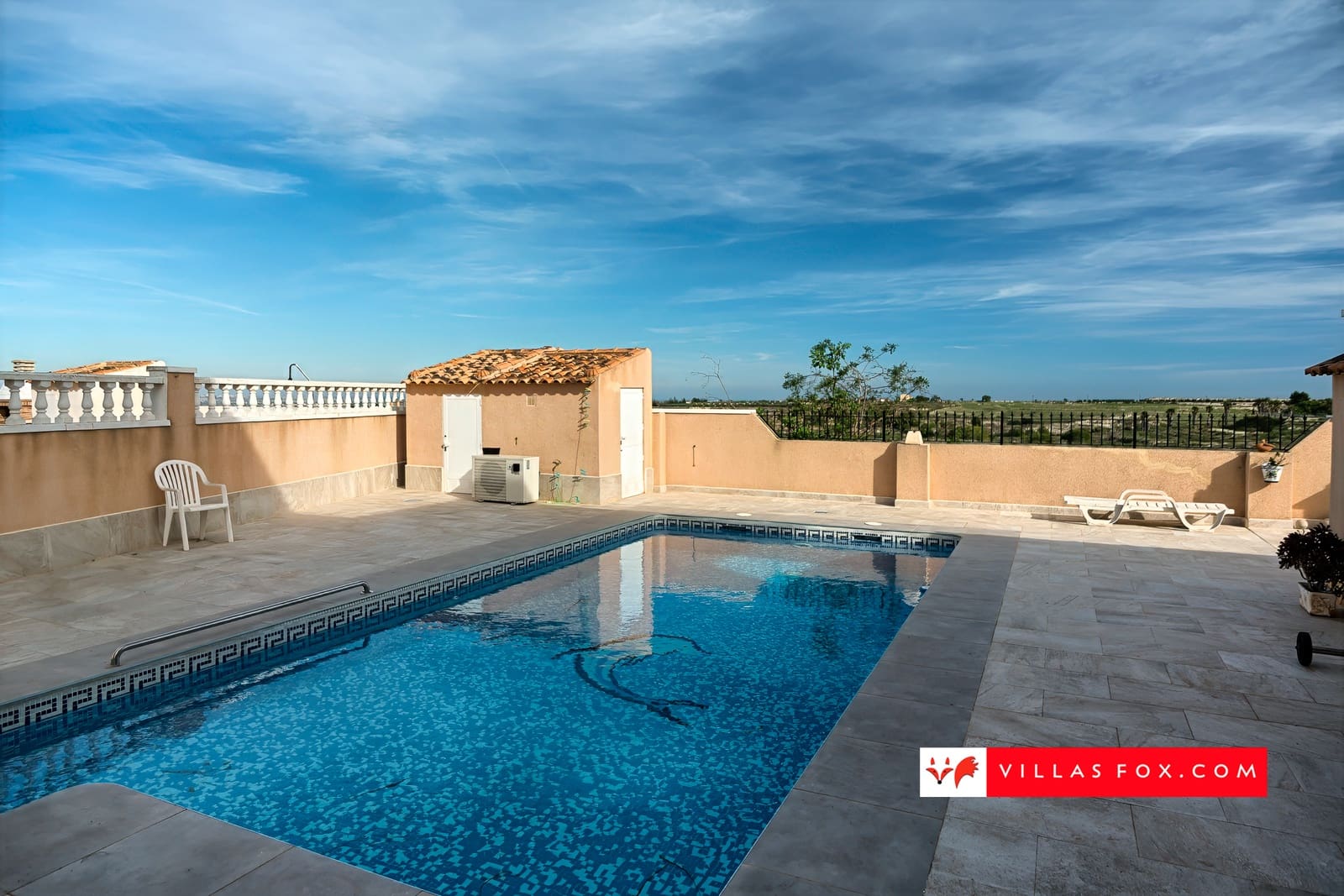 3 makuuhuone Huvila myytävänä paikassa San Miguel de Salinas mukana uima-altaan 
autotalli - 349 000 € (Ref: 9240912)