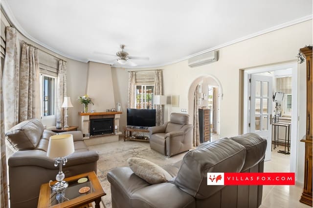 3 makuuhuone Huvila myytävänä paikassa San Miguel de Salinas mukana uima-altaan - 375 000 € (Ref: 9246216)