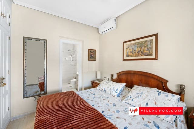 3 makuuhuone Huvila myytävänä paikassa San Miguel de Salinas mukana uima-altaan - 375 000 € (Ref: 9246216)