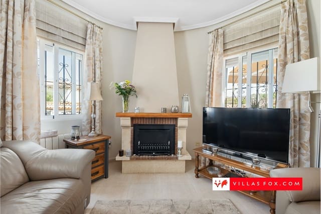 3 makuuhuone Huvila myytävänä paikassa San Miguel de Salinas mukana uima-altaan - 375 000 € (Ref: 9246216)