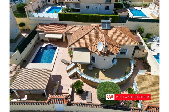 3 makuuhuone Huvila myytävänä paikassa San Miguel de Salinas mukana uima-altaan - 375 000 € (Ref: 9246216)