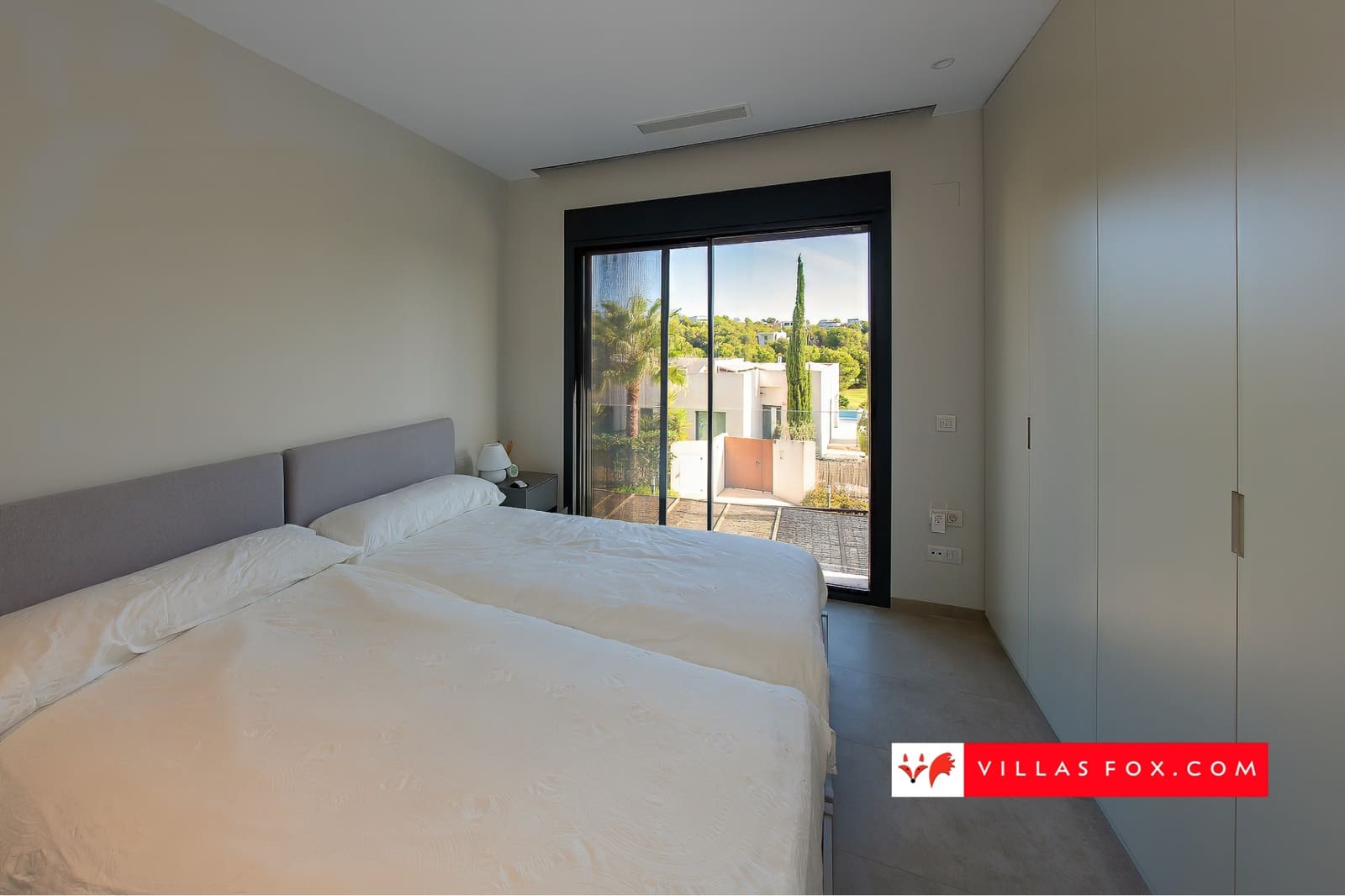 3 bedroom Villa for sale in Orihuela Costa with pool garage - € 995,000 (Ref: 9265633)