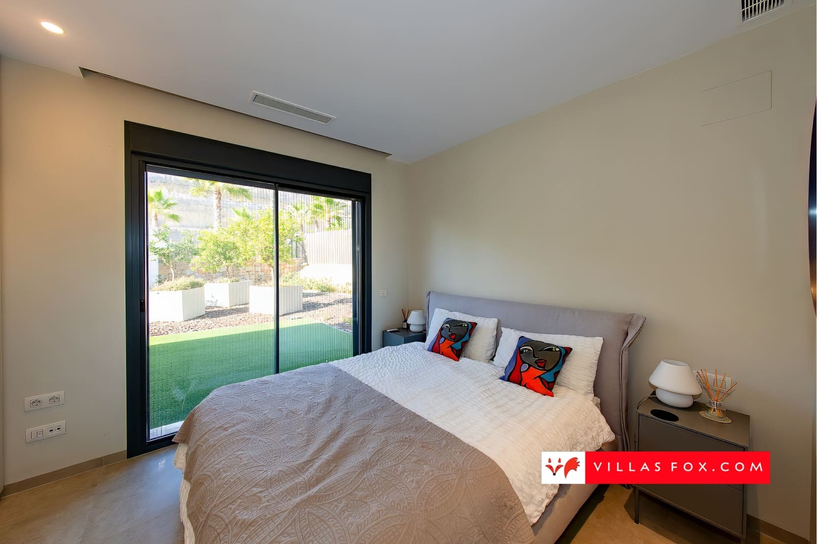 3 bedroom Villa for sale in Orihuela Costa with pool garage - € 995,000 (Ref: 9265633)