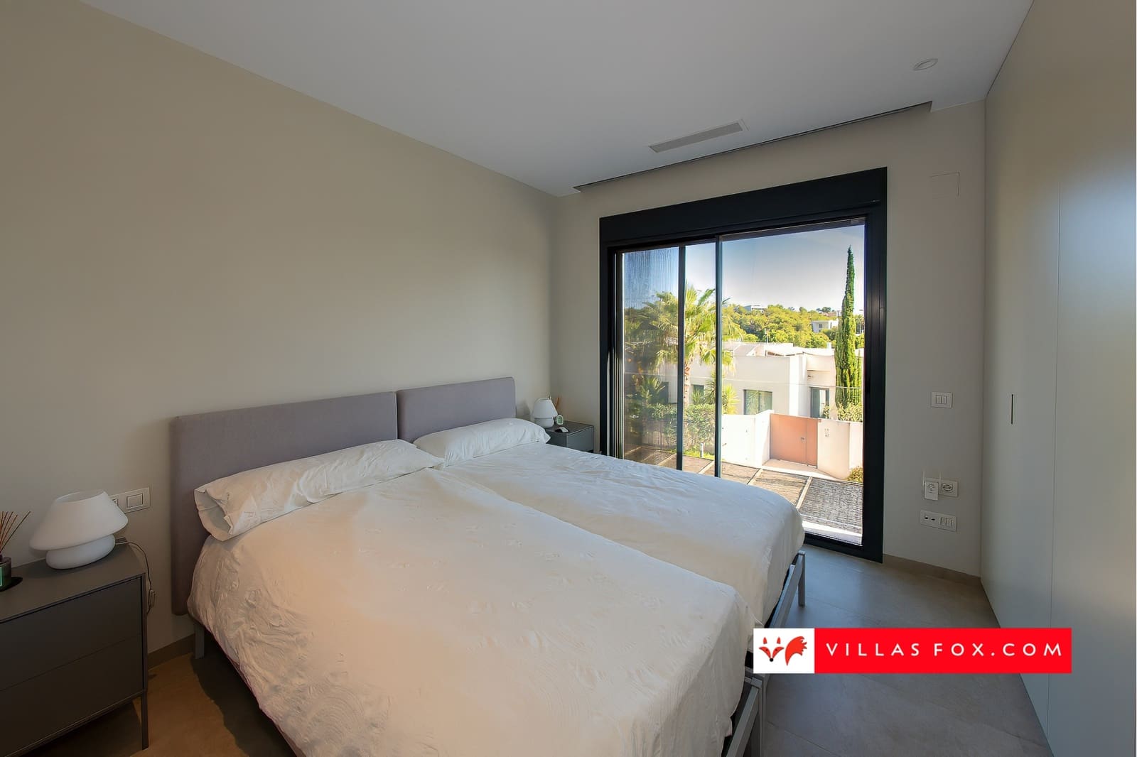 3 bedroom Villa for sale in Orihuela Costa with pool garage - € 995,000 (Ref: 9265633)