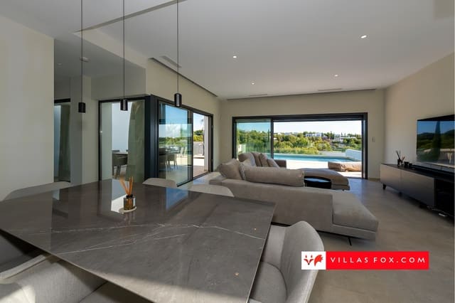 Chalet de 3 habitaciones en Las Colinas Golf, Orihuela en venta con piscina garaje - 995.000 € (Ref: 9265633)