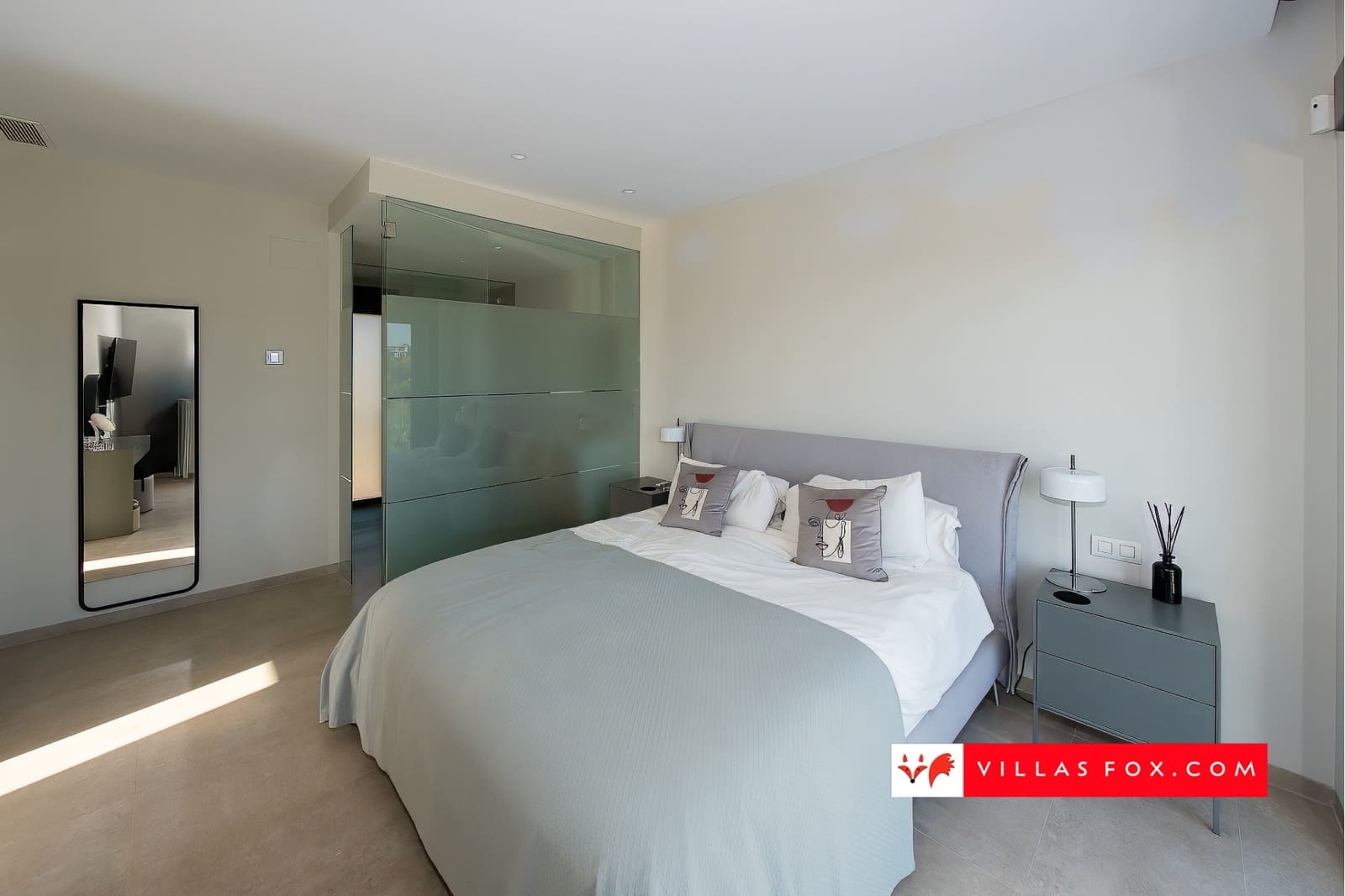 3 bedroom Villa for sale in Orihuela Costa with pool garage - € 995,000 (Ref: 9265633)