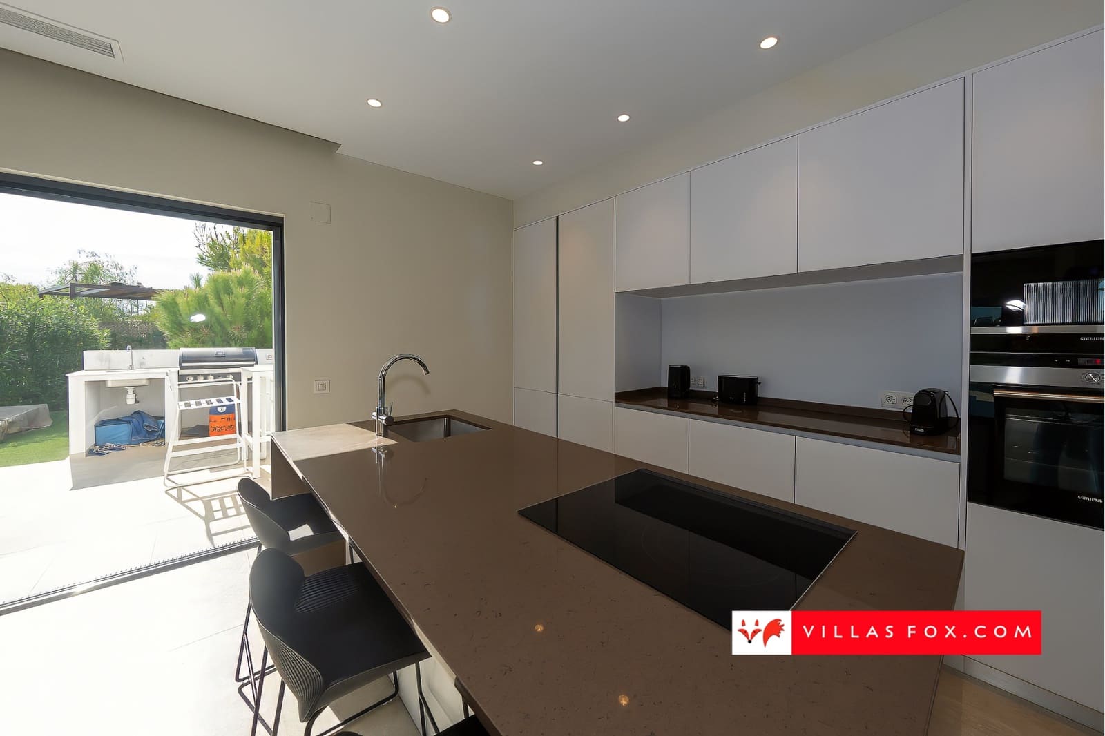 3 bedroom Villa for sale in Orihuela Costa with pool garage - € 995,000 (Ref: 9265633)