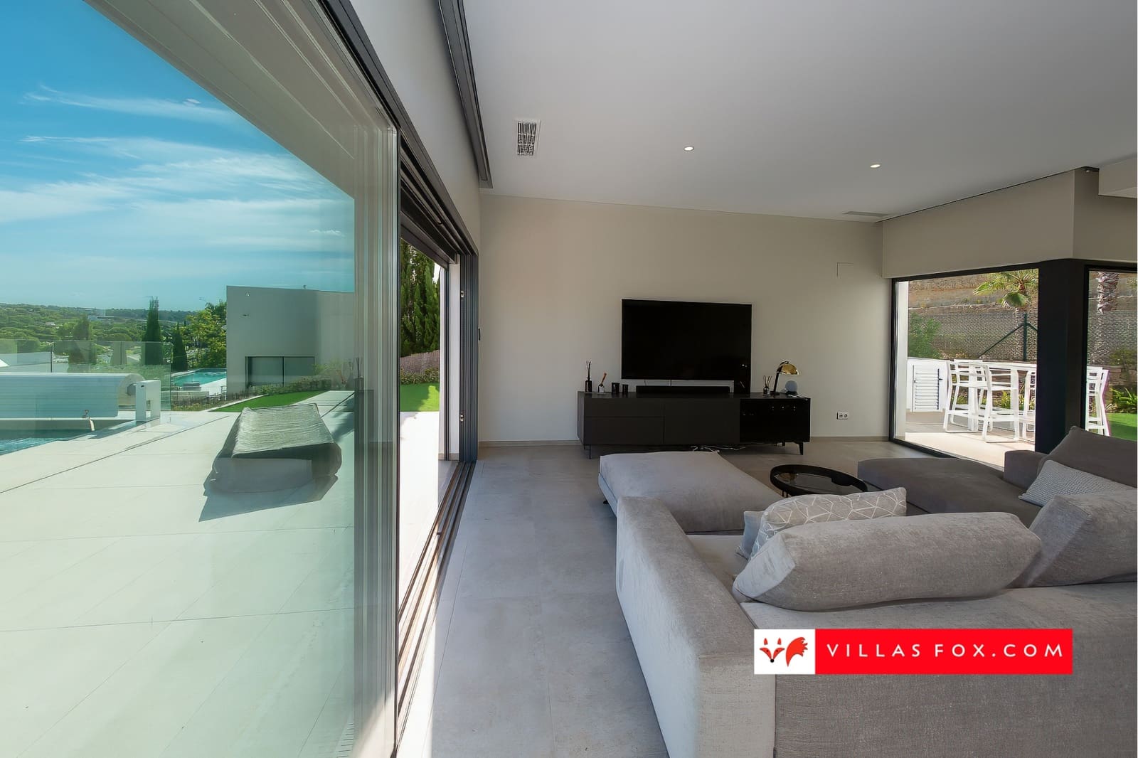 3 bedroom Villa for sale in Orihuela Costa with pool garage - € 995,000 (Ref: 9265633)