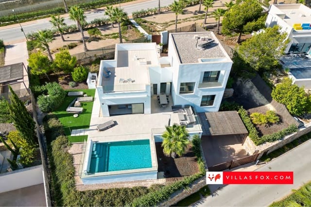 Chalet de 3 habitaciones en Las Colinas Golf, Orihuela en venta con piscina garaje - 995.000 € (Ref: 9265633)