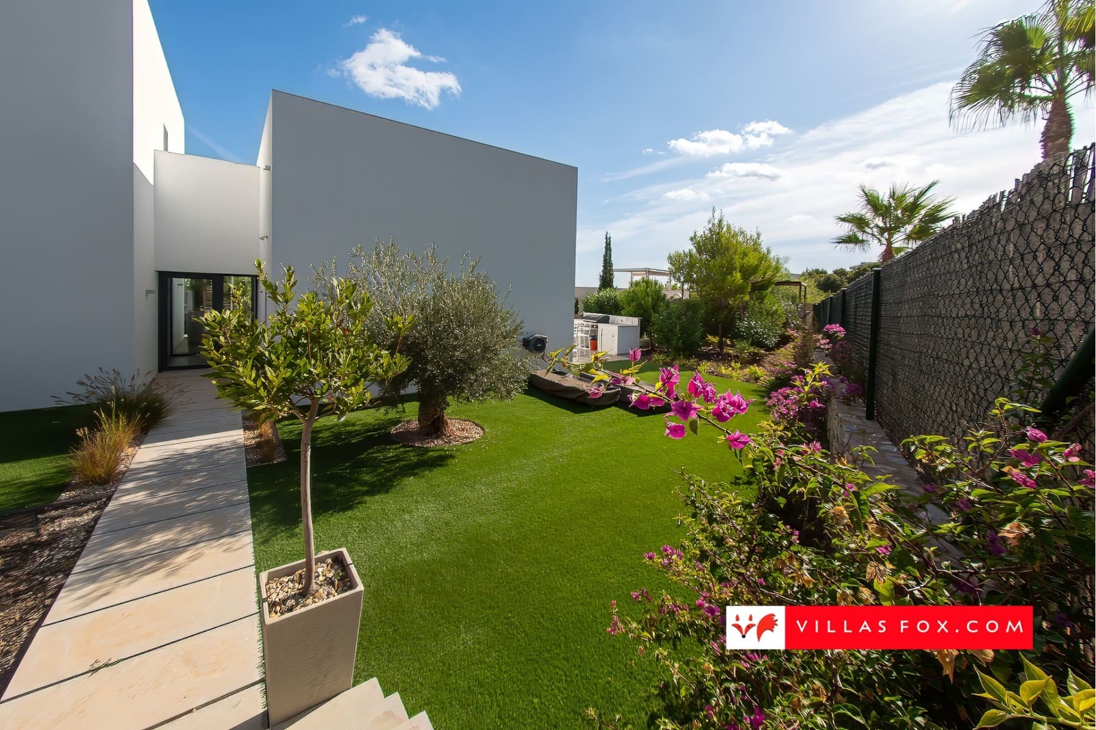 3 bedroom Villa for sale in Orihuela Costa with pool garage - € 995,000 (Ref: 9265633)