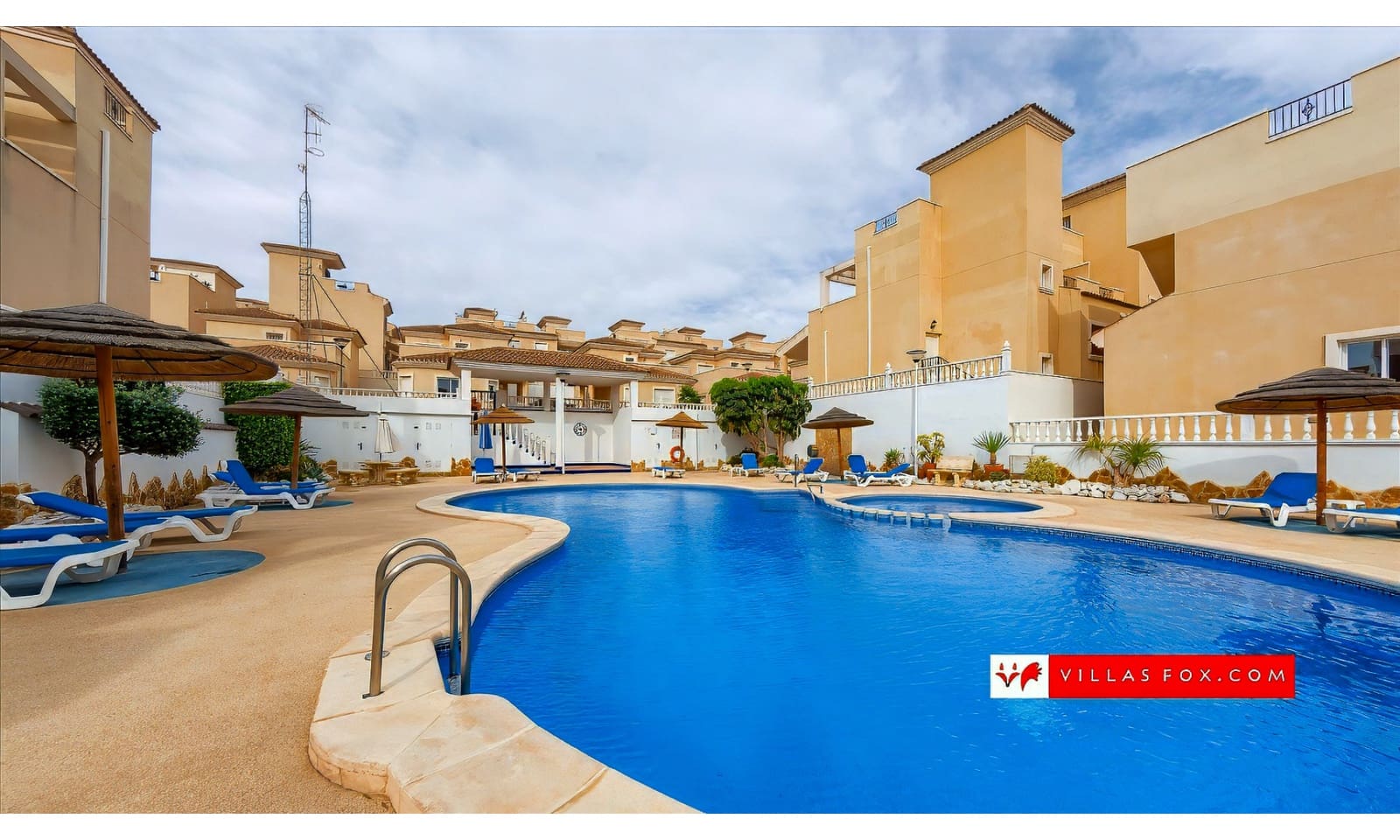 Chalet de 4 habitaciones en San Miguel de Salinas en venta con piscina - 269.950 € (Ref: 9278542)