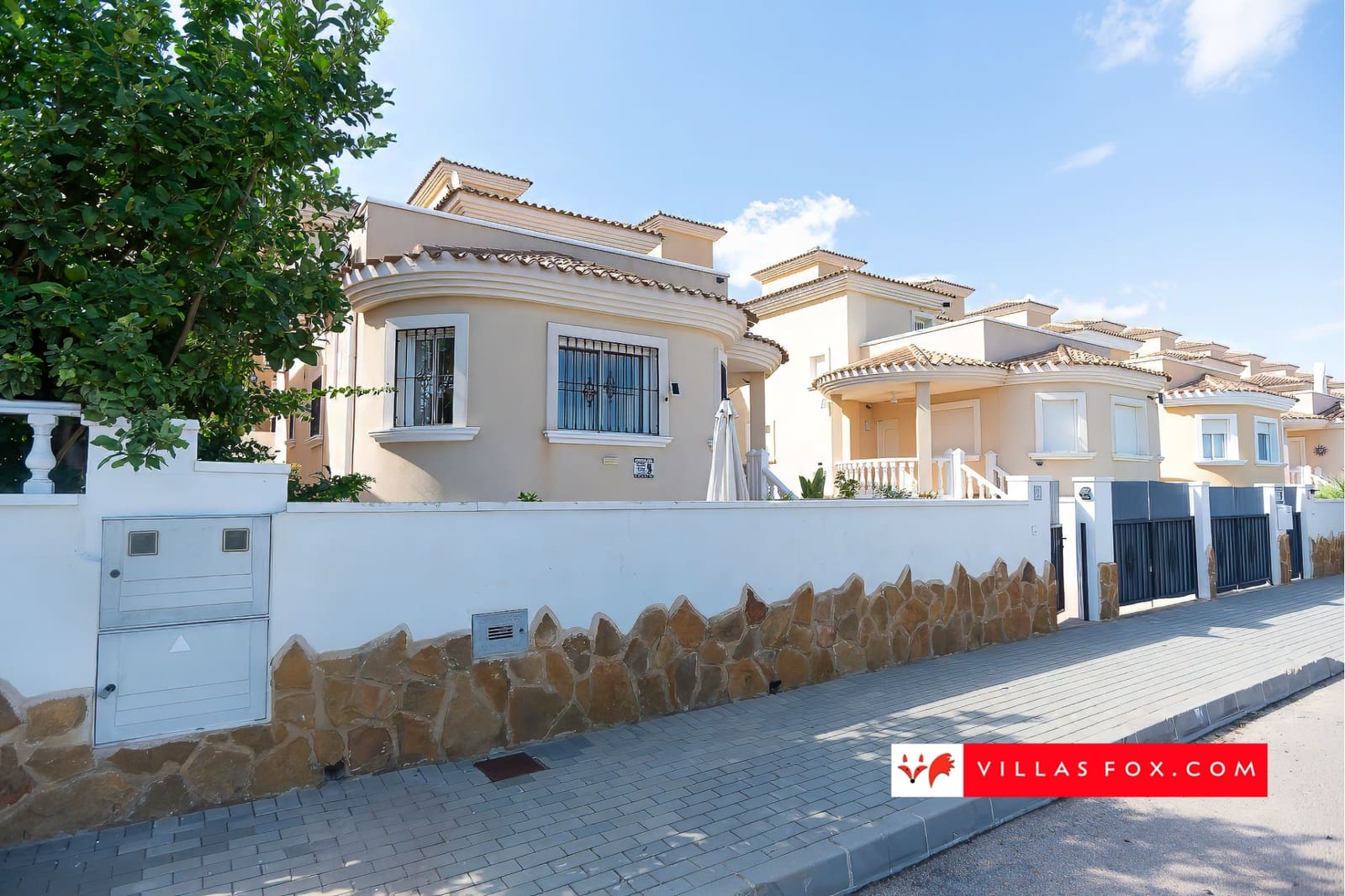 Chalet de 4 habitaciones en San Miguel de Salinas en venta con piscina - 269.950 € (Ref: 9278542)