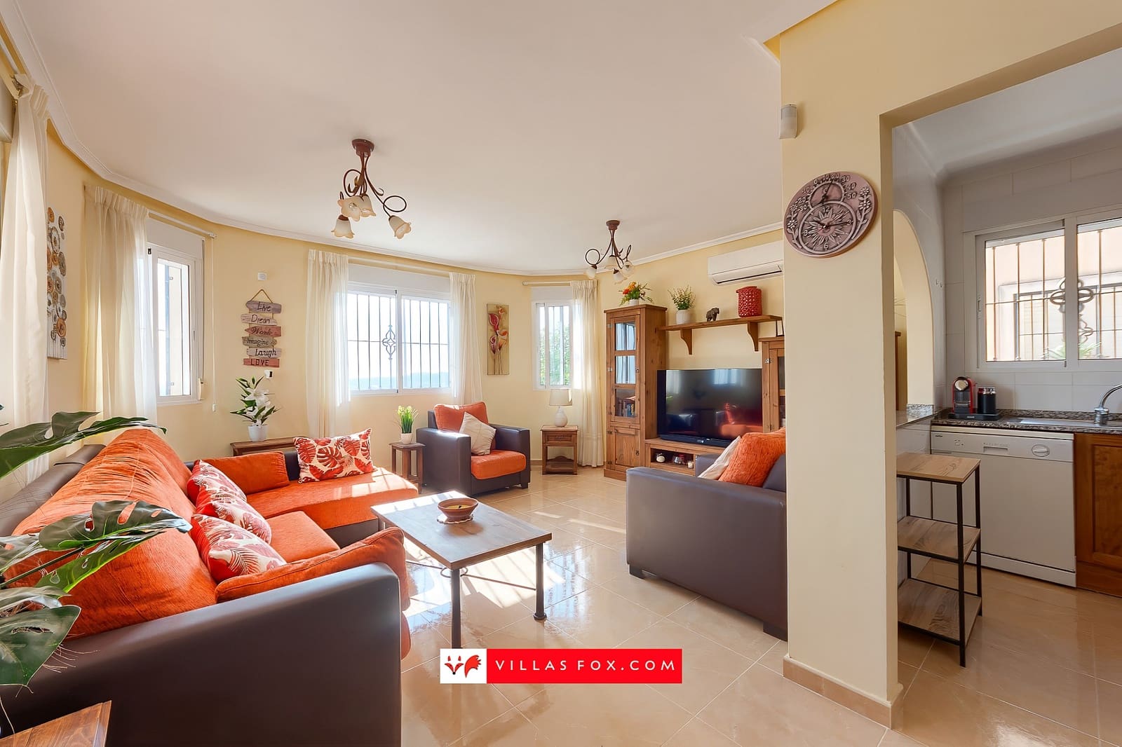 4 bedroom Villa for sale in San Miguel de Salinas with pool - € 259,000 (Ref: 9278542)