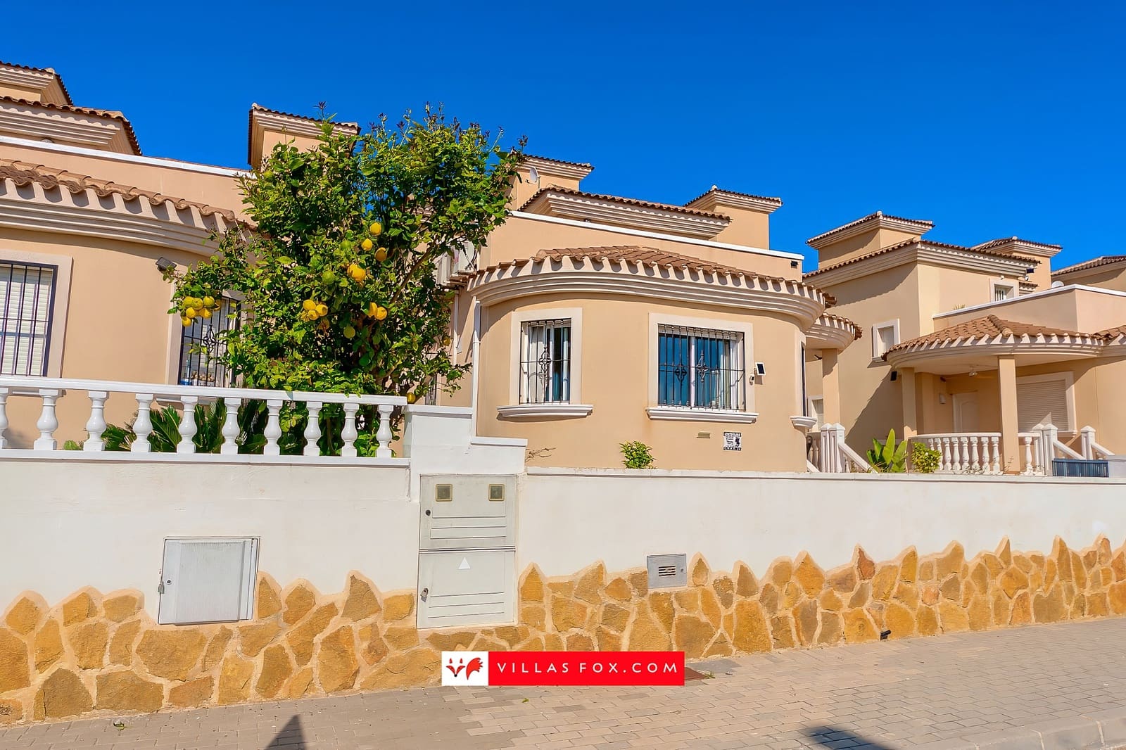 4 bedroom Villa for sale in San Miguel de Salinas with pool - € 259,000 (Ref: 9278542)