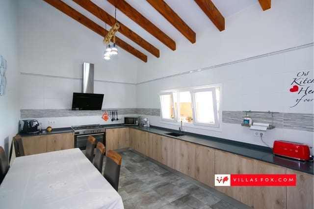 Chalet de 5 habitaciones en San Miguel de Salinas en venta con piscina - 450.000 € (Ref: 9296545)