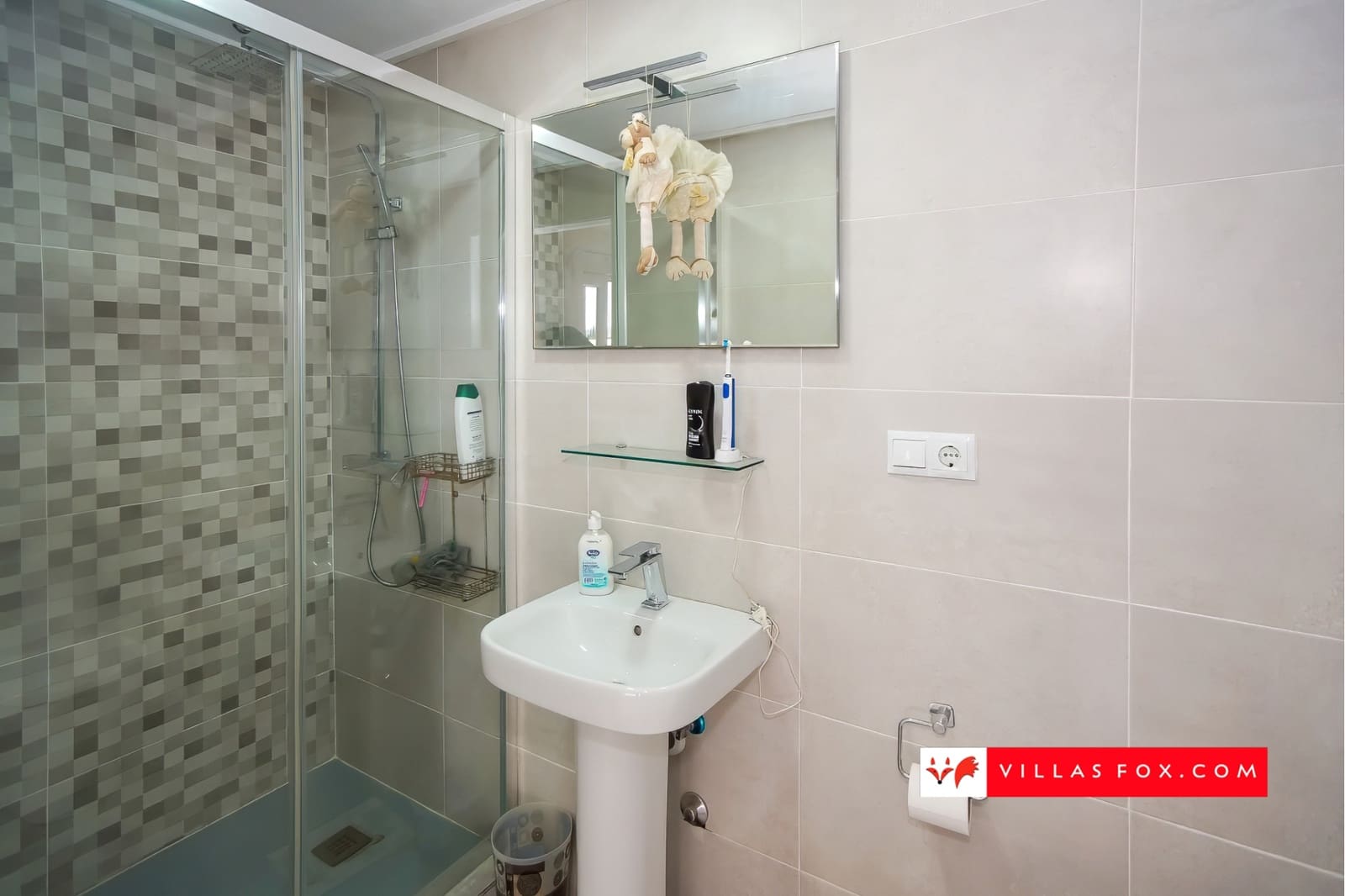 Chalet de 5 habitaciones en San Miguel de Salinas en venta con piscina - 450.000 € (Ref: 9296545)