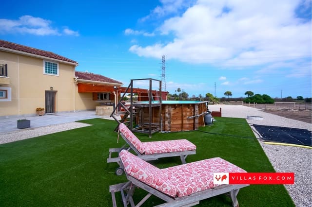 Chalet de 5 habitaciones en San Miguel de Salinas en venta con piscina - 450.000 € (Ref: 9296545)