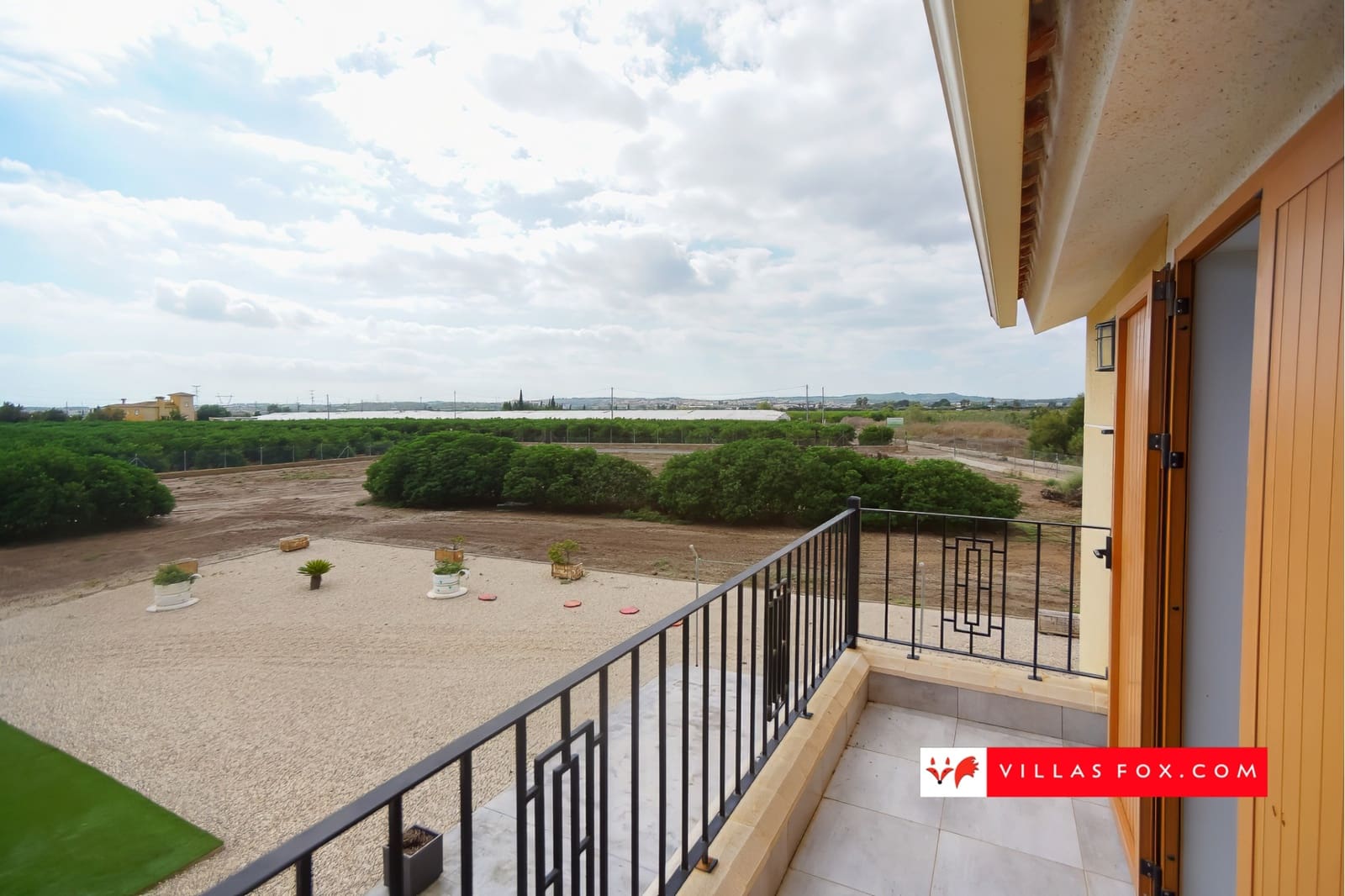 Chalet de 5 habitaciones en San Miguel de Salinas en venta con piscina - 450.000 € (Ref: 9296545)