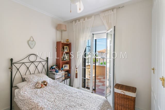 3 soveværelse Villa til salg i San Miguel de Salinas med swimmingpool garage - € 375.000 (Ref: 9302010)