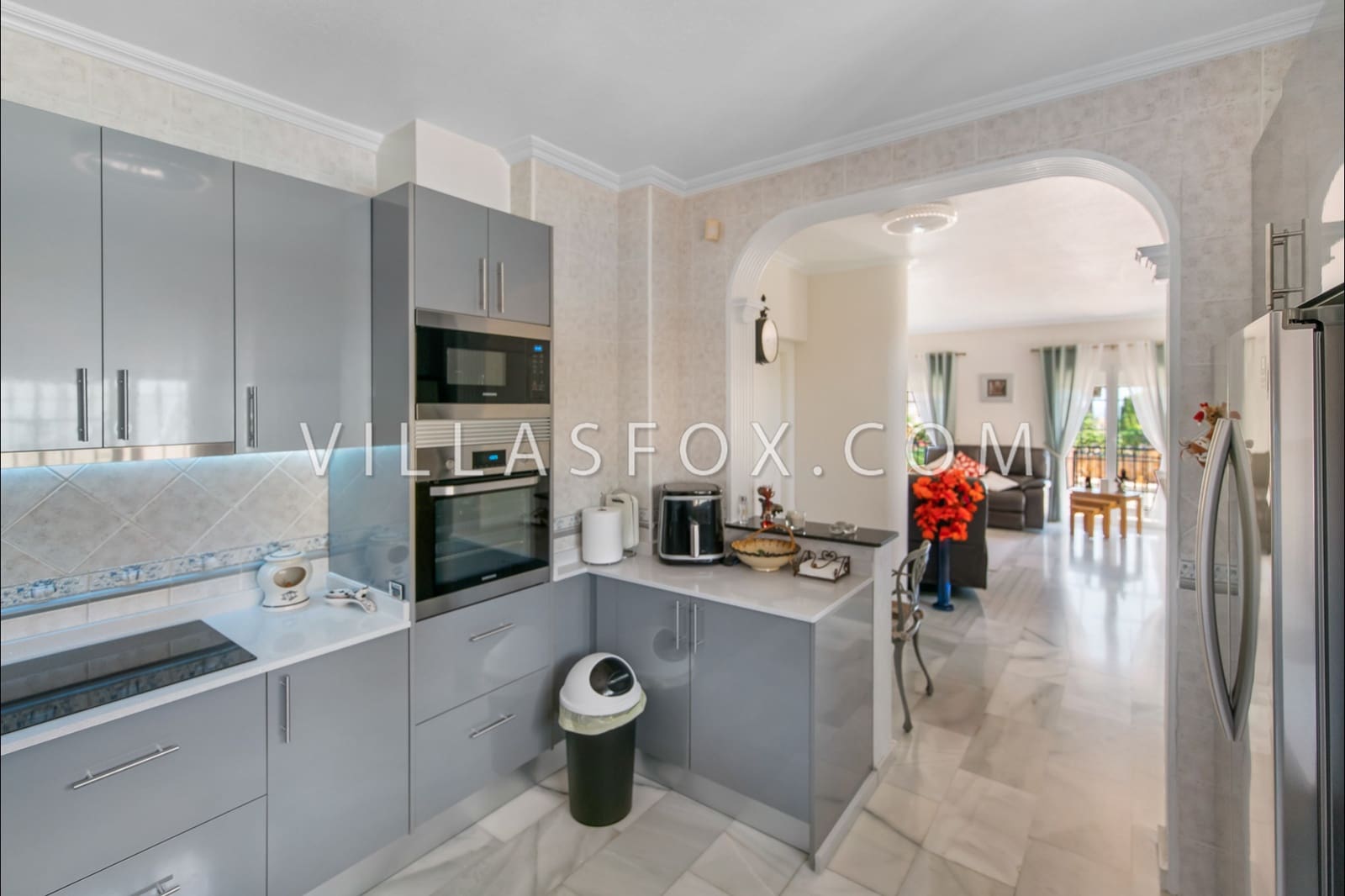 3 soveværelse Villa til salg i San Miguel de Salinas med swimmingpool garage - € 375.000 (Ref: 9302010)