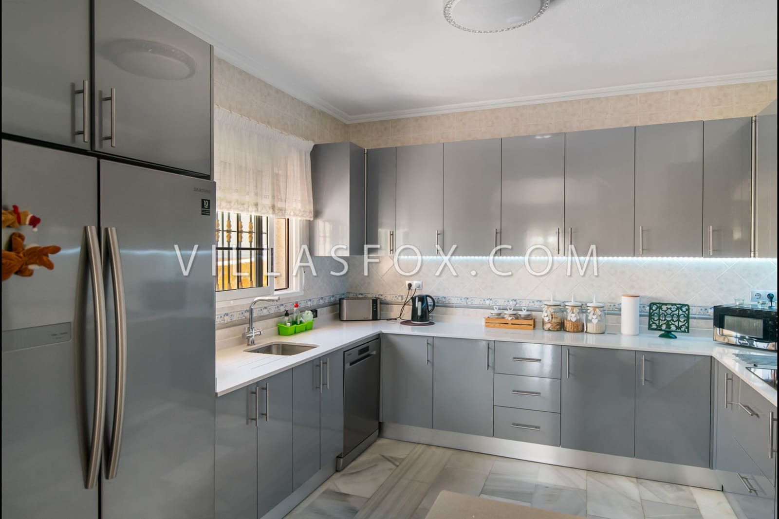 3 soveværelse Villa til salg i San Miguel de Salinas med swimmingpool garage - € 375.000 (Ref: 9302010)