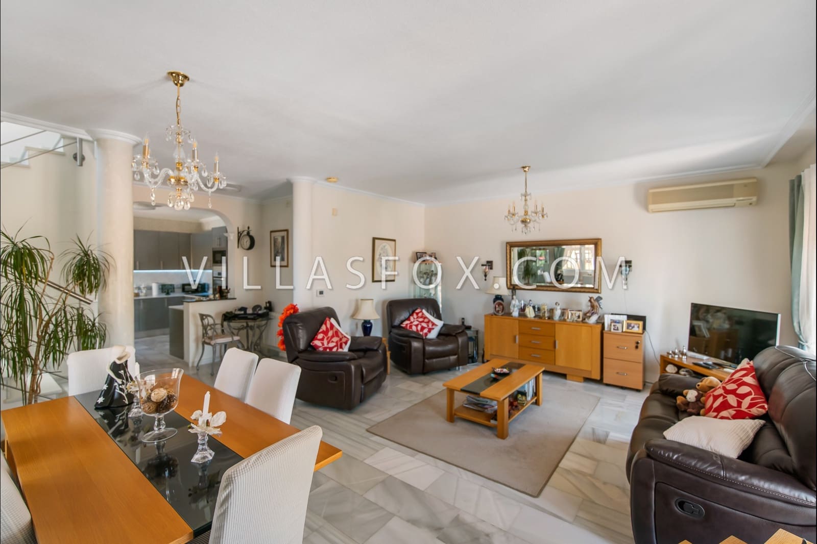 3 soveværelse Villa til salg i San Miguel de Salinas med swimmingpool garage - € 375.000 (Ref: 9302010)