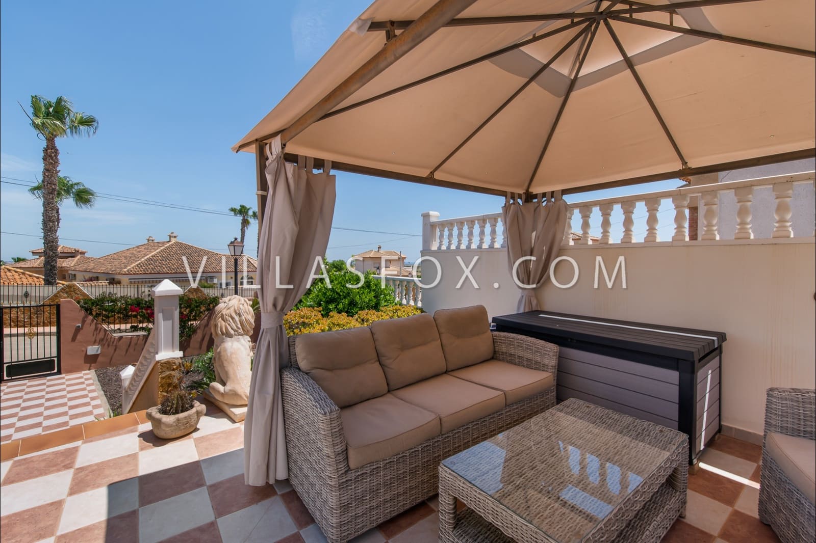 3 soveværelse Villa til salg i San Miguel de Salinas med swimmingpool garage - € 375.000 (Ref: 9302010)