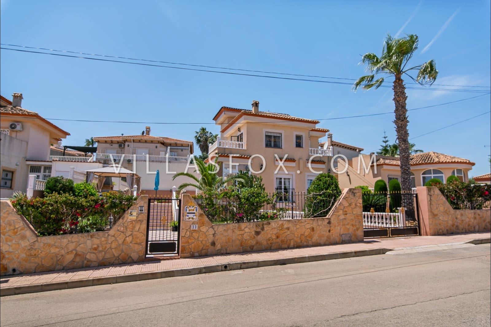 3 soveværelse Villa til salg i San Miguel de Salinas med swimmingpool garage - € 375.000 (Ref: 9302010)