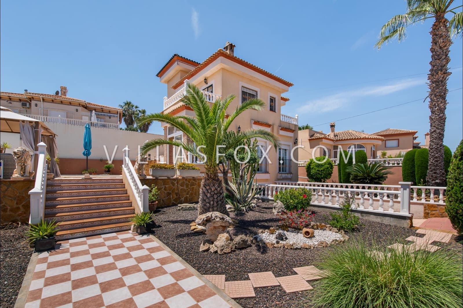 3 soveværelse Villa til salg i San Miguel de Salinas med swimmingpool garage - € 375.000 (Ref: 9302010)