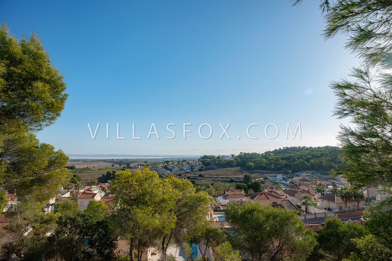 3 soveværelse Villa til salg i San Miguel de Salinas med swimmingpool garage - € 375.000 (Ref: 9302010)