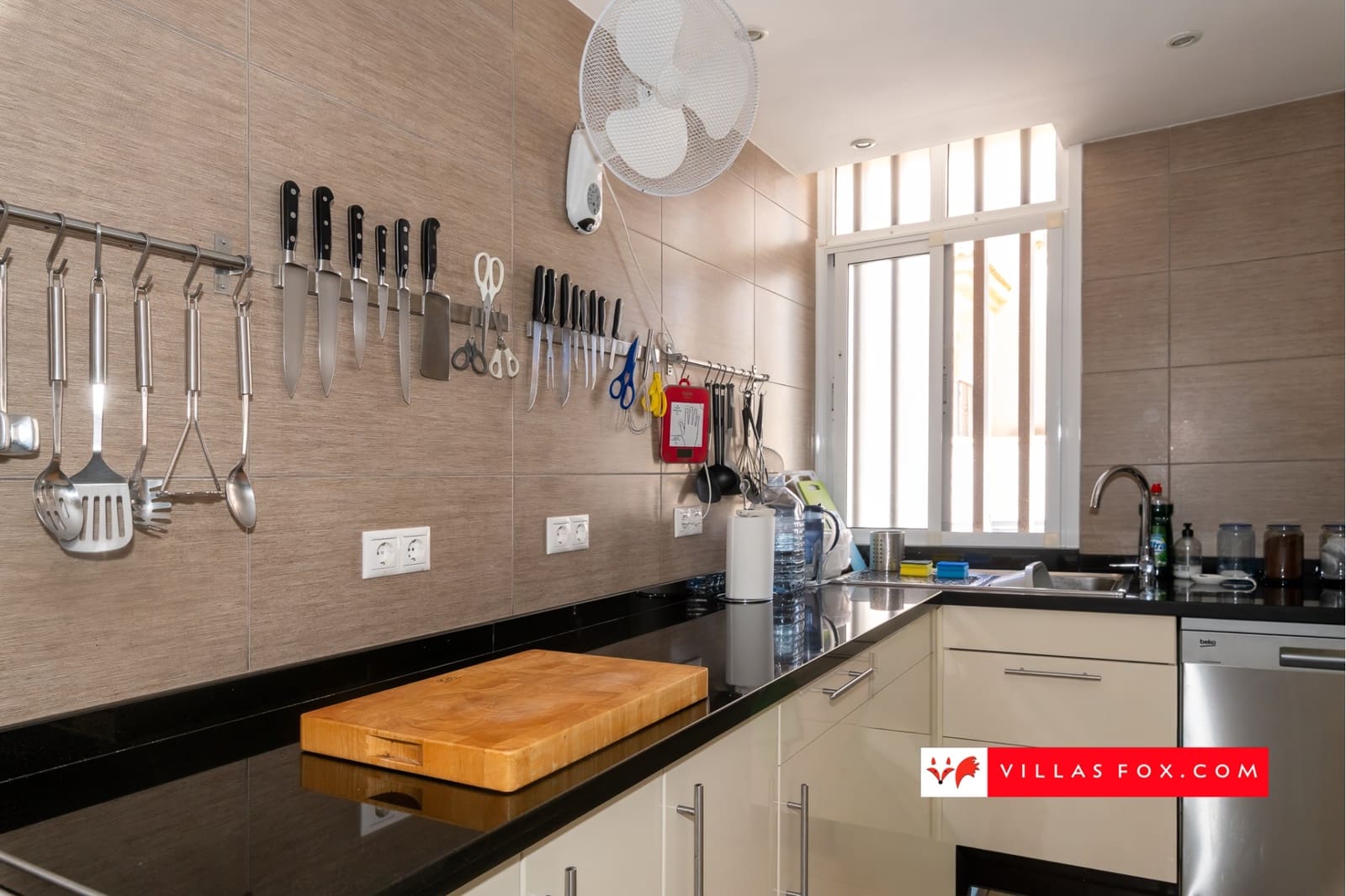 3 soveværelse Byhus til salg i San Miguel de Salinas med swimmingpool - € 189.500 (Ref: 9311607)