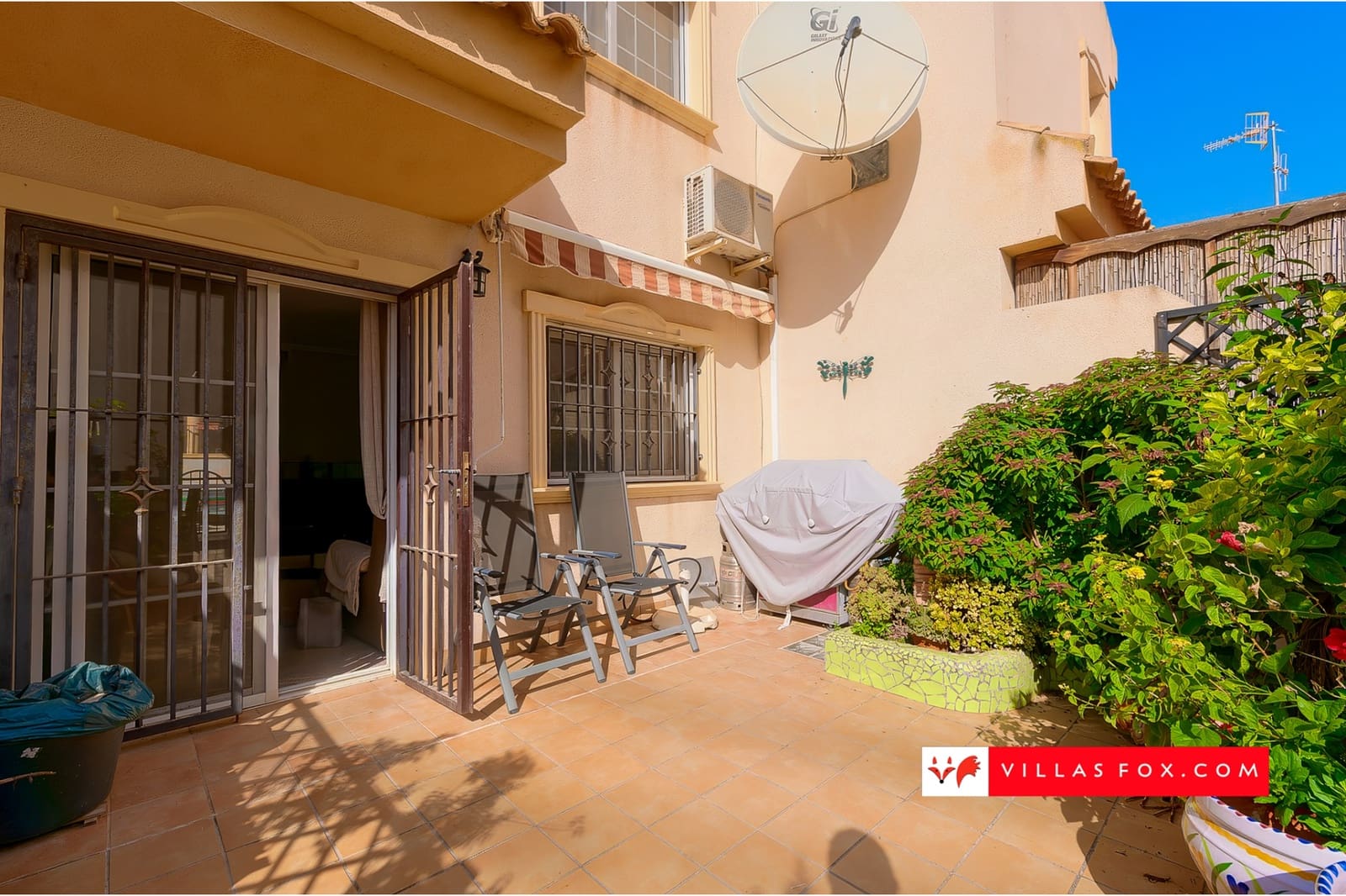 3 soveværelse Byhus til salg i San Miguel de Salinas med swimmingpool - € 189.500 (Ref: 9311607)