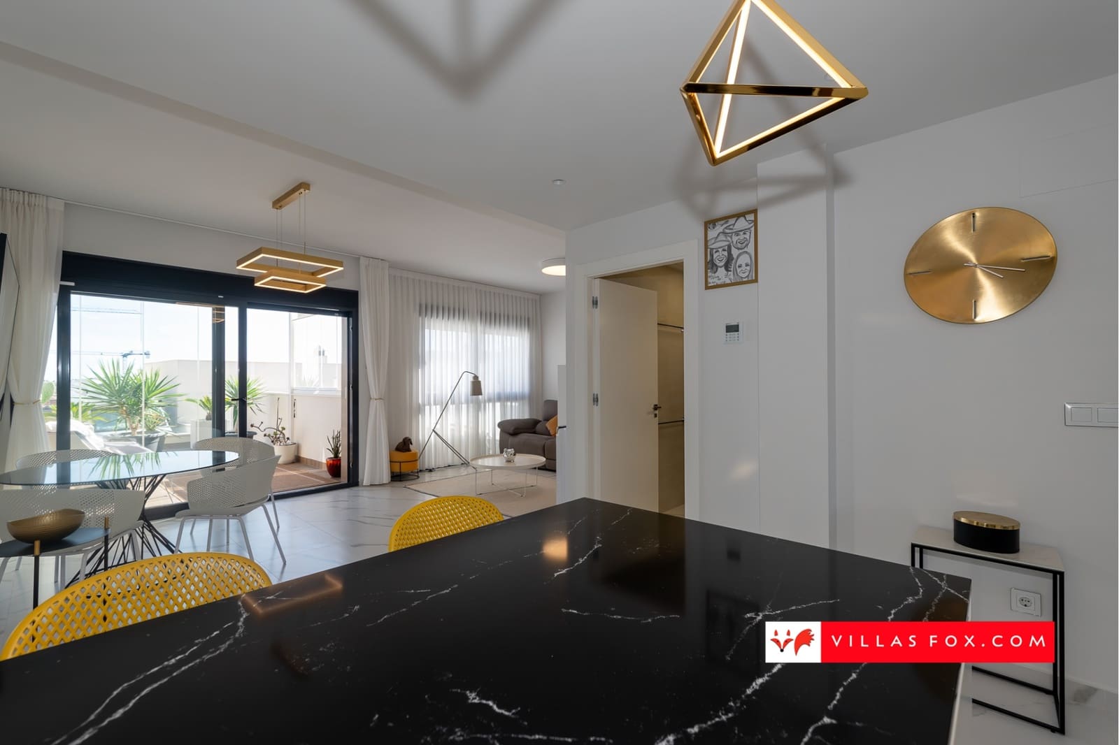 2 makuuhuone Huoneisto myytävänä paikassa San Miguel de Salinas mukana uima-altaan 
autotalli - 329 000 € (Ref: 9325786)