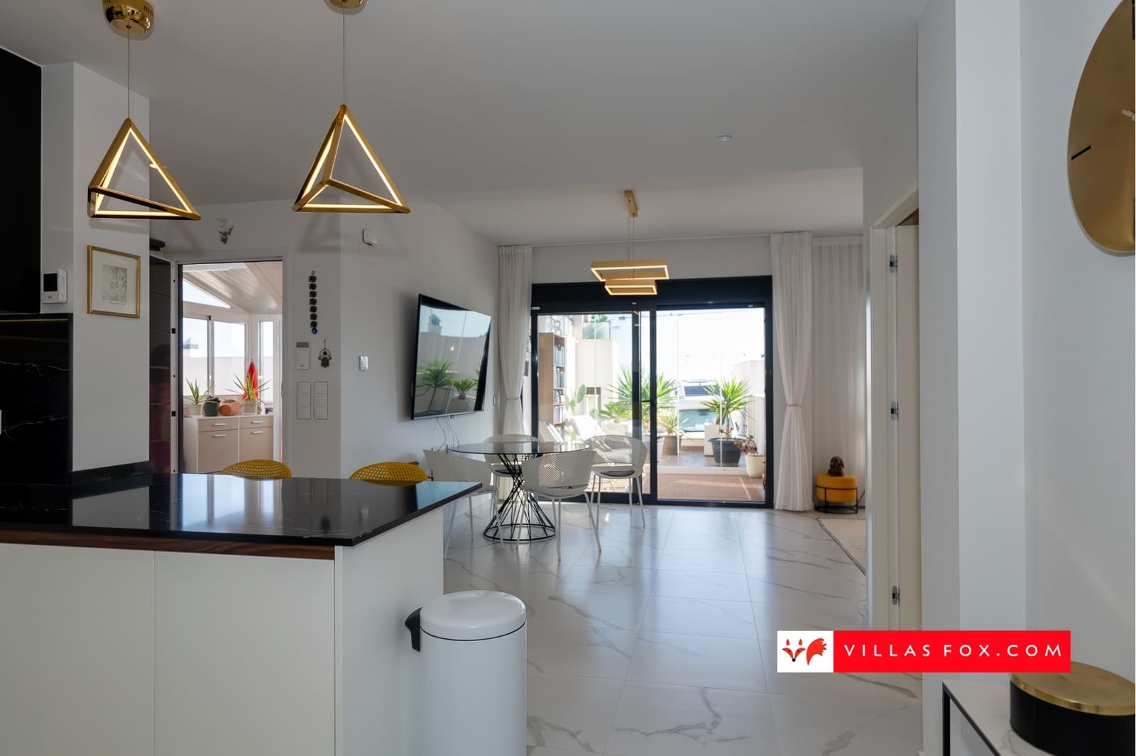 2 makuuhuone Huoneisto myytävänä paikassa San Miguel de Salinas mukana uima-altaan 
autotalli - 329 000 € (Ref: 9325786)