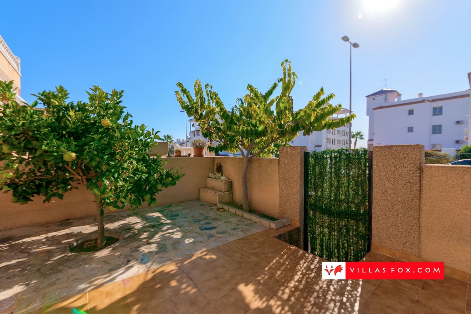 3 soveværelse Semi-Rækkehus til salg i Orihuela Costa med swimmingpool - € 200.000 (Ref: 9332676)