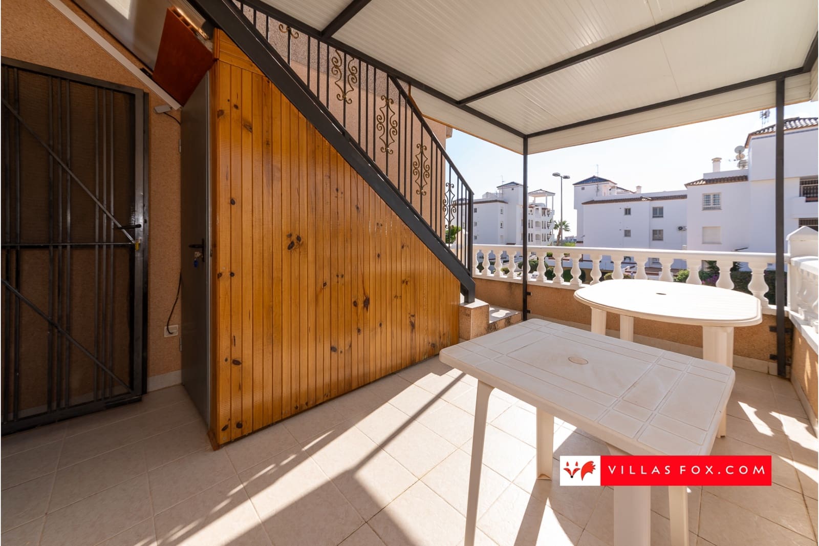 3 soveværelse Semi-Rækkehus til salg i Orihuela Costa med swimmingpool - € 200.000 (Ref: 9332676)