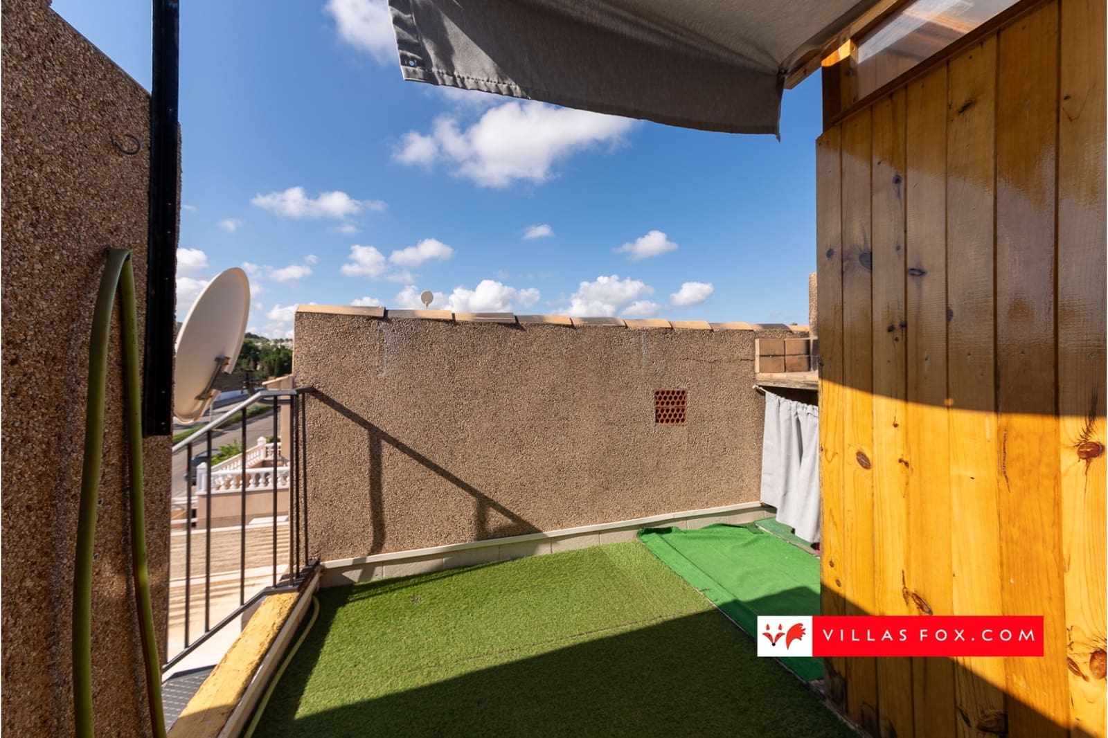 3 soveværelse Semi-Rækkehus til salg i Orihuela Costa med swimmingpool - € 200.000 (Ref: 9332676)