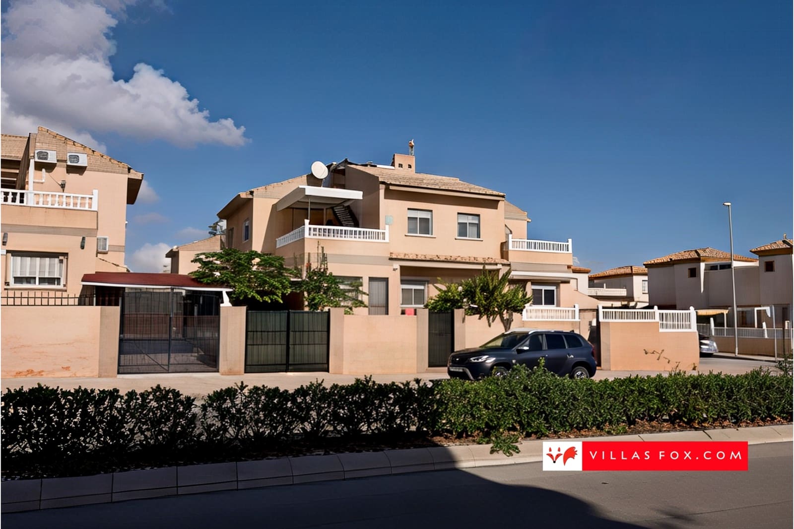 3 soveværelse Semi-Rækkehus til salg i Orihuela Costa med swimmingpool - € 200.000 (Ref: 9332676)