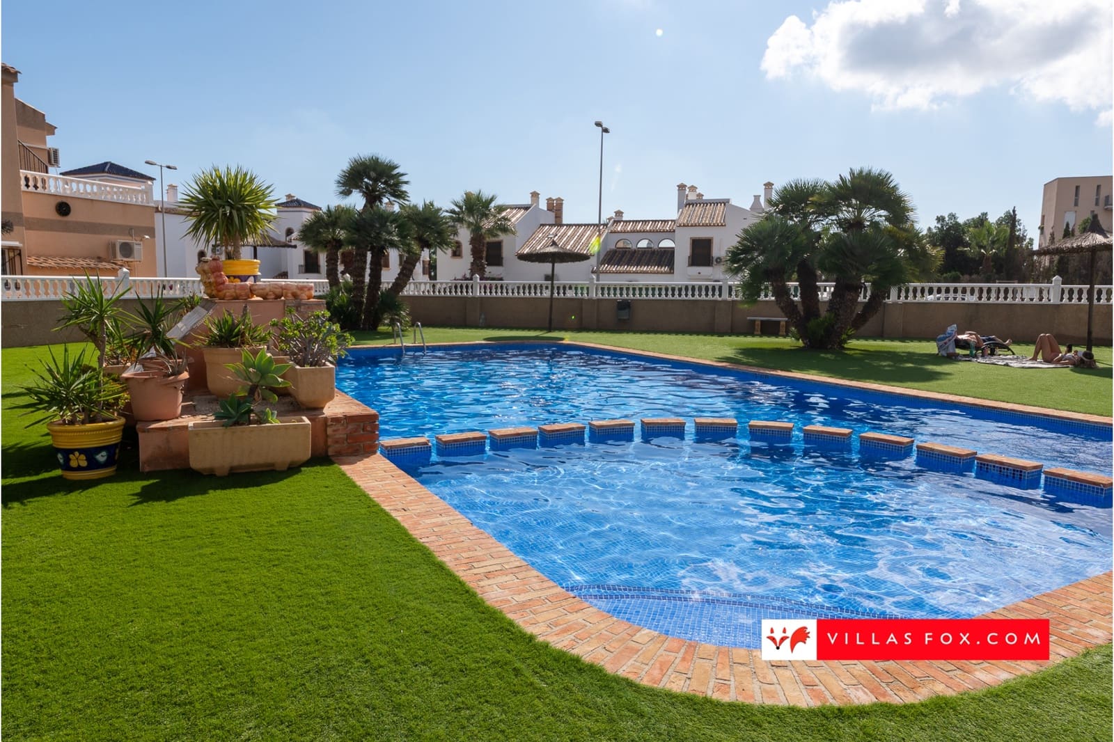 3 soveværelse Semi-Rækkehus til salg i Orihuela Costa med swimmingpool - € 200.000 (Ref: 9332676)