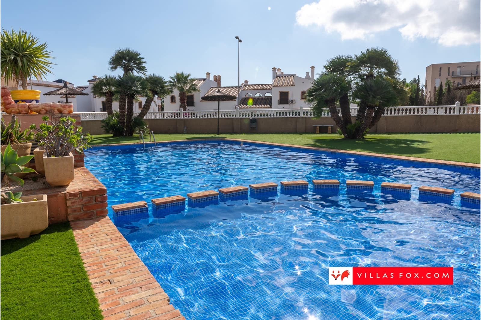 3 soveværelse Semi-Rækkehus til salg i Orihuela Costa med swimmingpool - € 200.000 (Ref: 9332676)