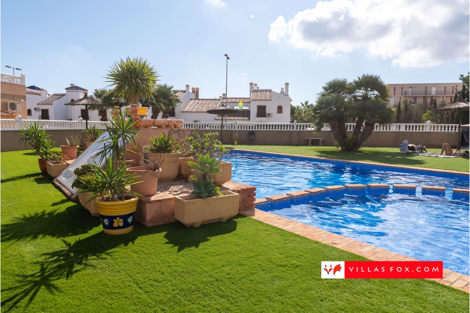3 soveværelse Semi-Rækkehus til salg i Orihuela Costa med swimmingpool - € 200.000 (Ref: 9332676)
