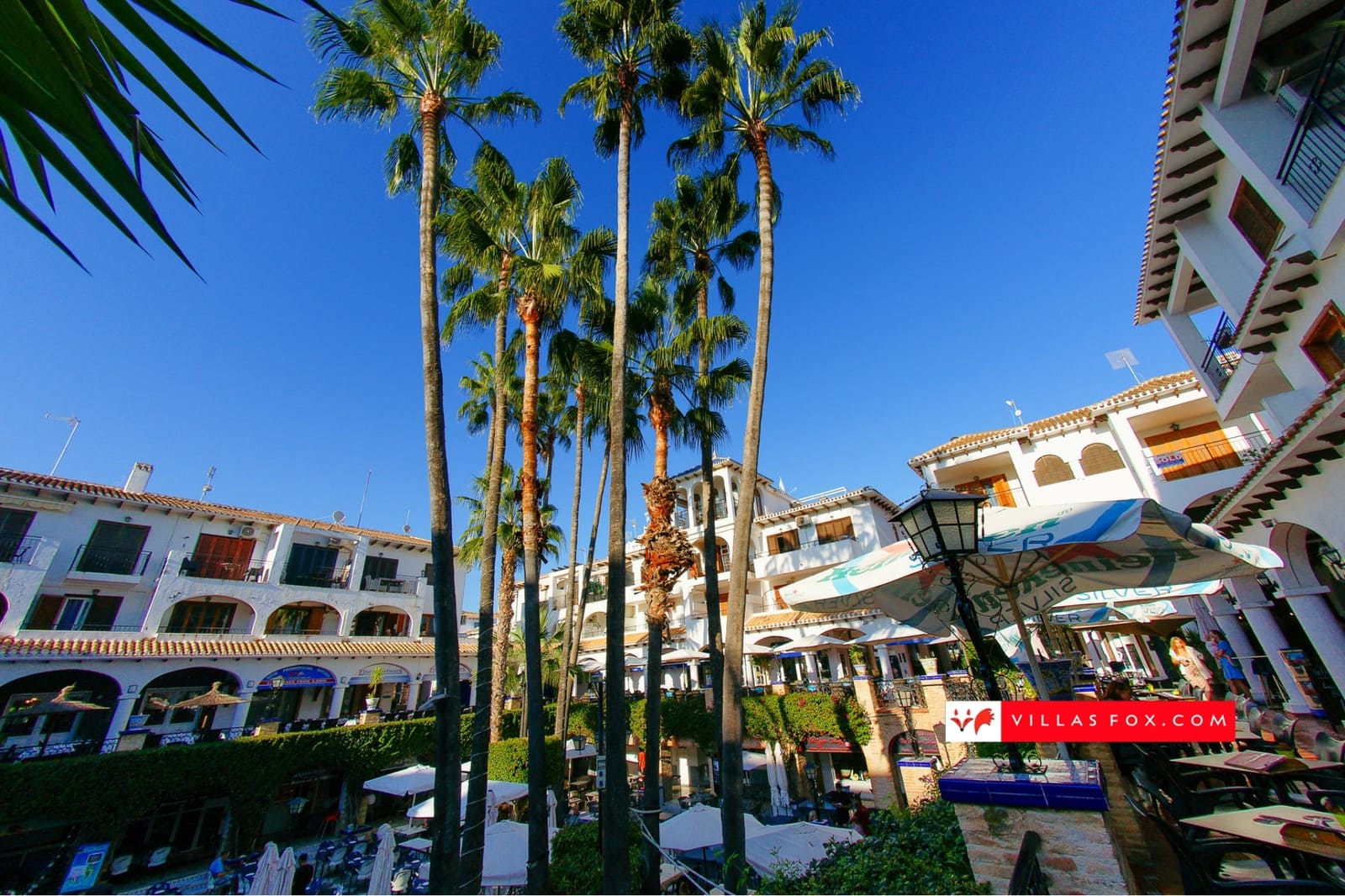 3 soveværelse Semi-Rækkehus til salg i Orihuela Costa med swimmingpool - € 200.000 (Ref: 9332676)