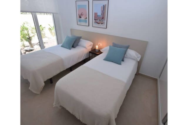 3 soverom Kjedet enebolig til salgs i Desamparados - Hurchillo - Torremendo, Orihuela med svømmebasseng - € 355 000 (Ref: 9336956)