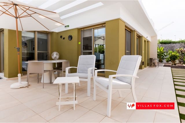 3 soverom Kjedet enebolig til salgs i Desamparados - Hurchillo - Torremendo, Orihuela med svømmebasseng - € 355 000 (Ref: 9336956)