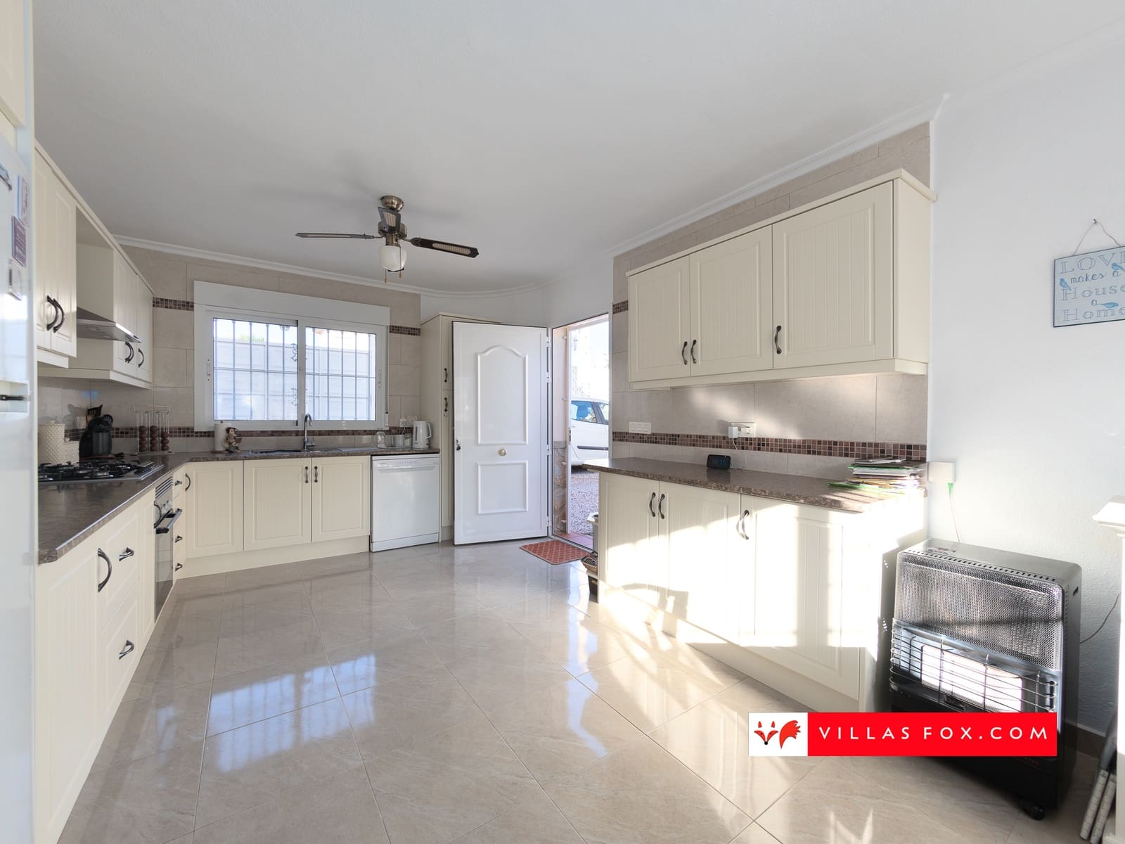 5 bedroom Villa for sale in Orihuela Costa with pool garage - € 385,000 (Ref: 9436515)