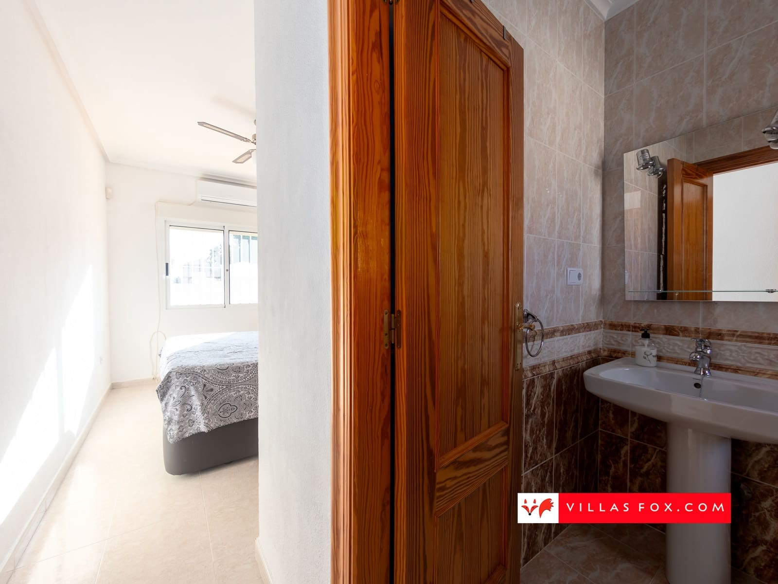 5 bedroom Villa for sale in Orihuela Costa with pool garage - € 385,000 (Ref: 9436515)