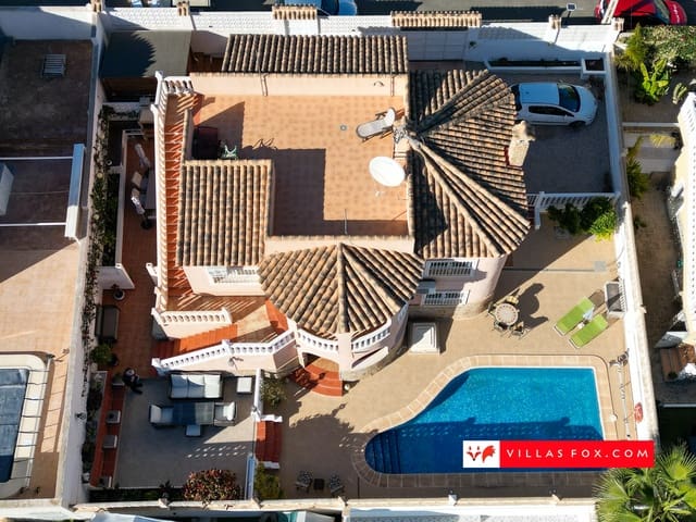 5 soveværelse Villa til salg i Blue Lagoon med swimmingpool garage - € 385.000 (Ref: 9438057)