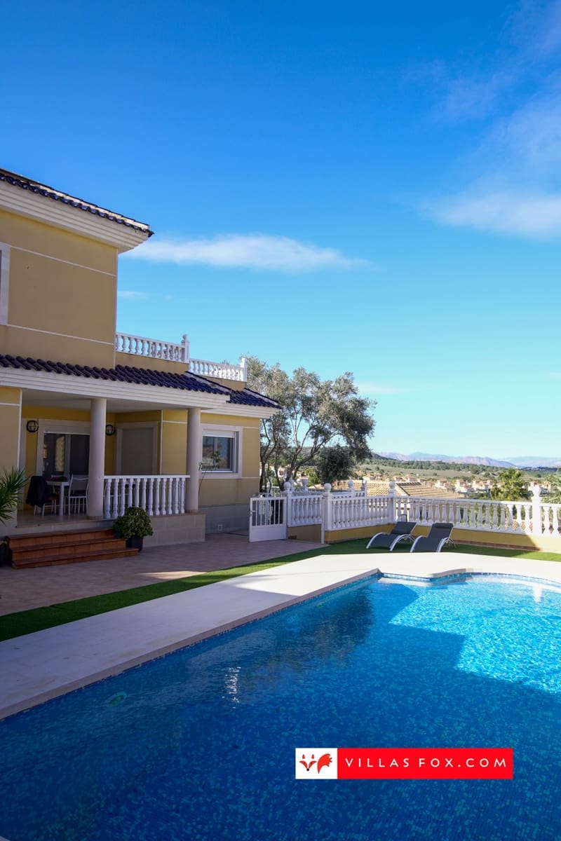 3 bedroom Villa for sale in San Miguel de Salinas with pool garage - € 549,000 (Ref: 9495587)