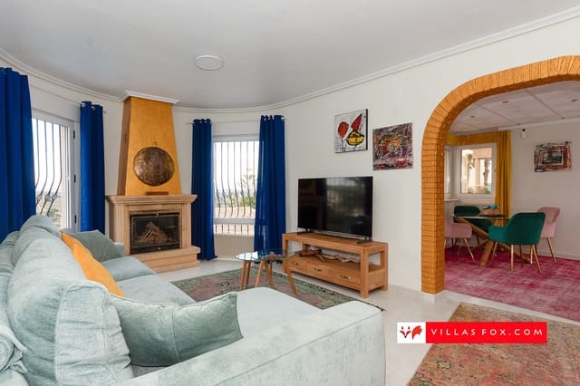 3 slaapkamer Villa te koop in San Miguel de Salinas met zwembad - € 379.000 (Ref: 9564156)