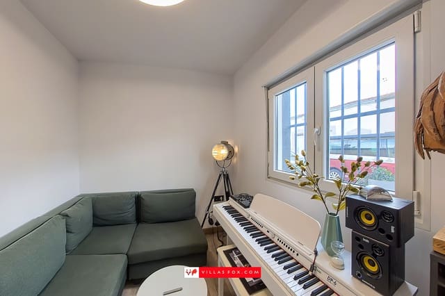 Casa de 4 habitaciones en San Miguel de Salinas en venta - 199.000 € (Ref: 9664044)